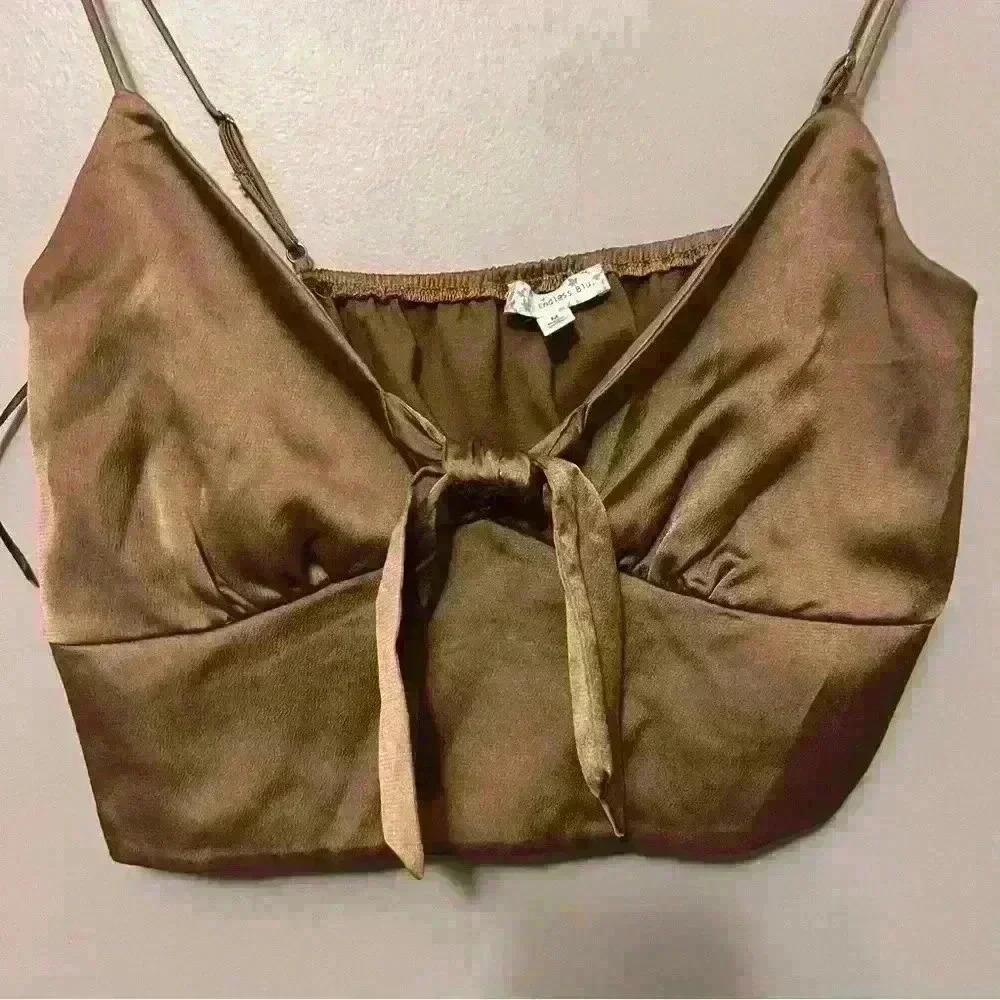 Endless Blu satin like crop cami with adjustable straps - Picture 2 of 8